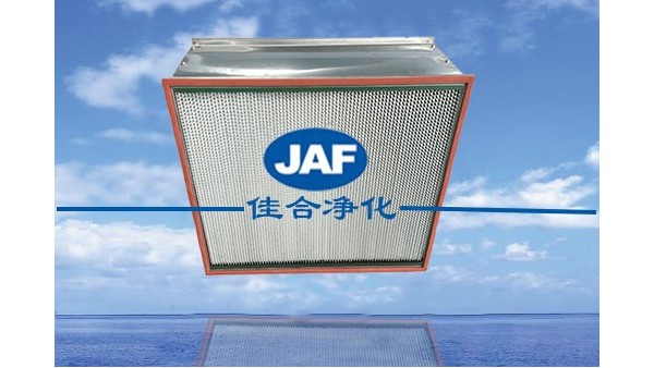 開(kāi)車(chē)時(shí)突然遇到大暴雨應(yīng)該怎么做？